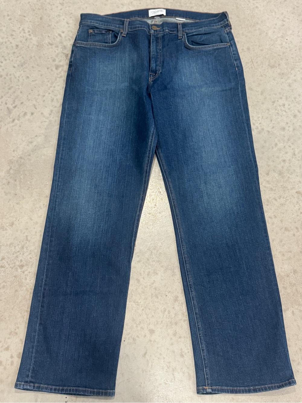 Classic Men's Dark Blue Straight-Leg Jeans